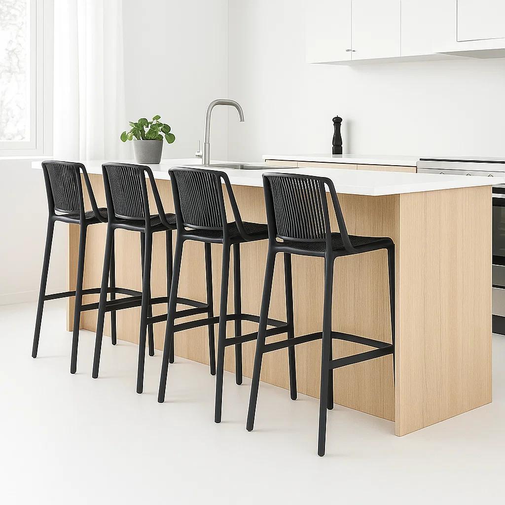Pack de 4 Taburetes Altos Capri Polipropileno - Negro