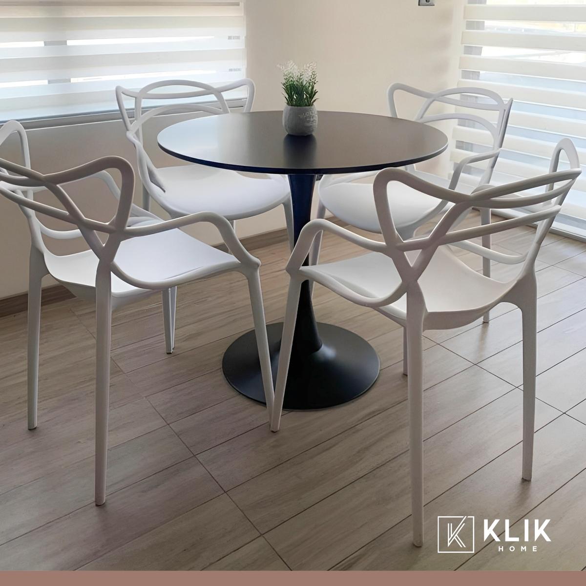 Comedor Tulip Negro 80cm - 4 Sillas Master blancas