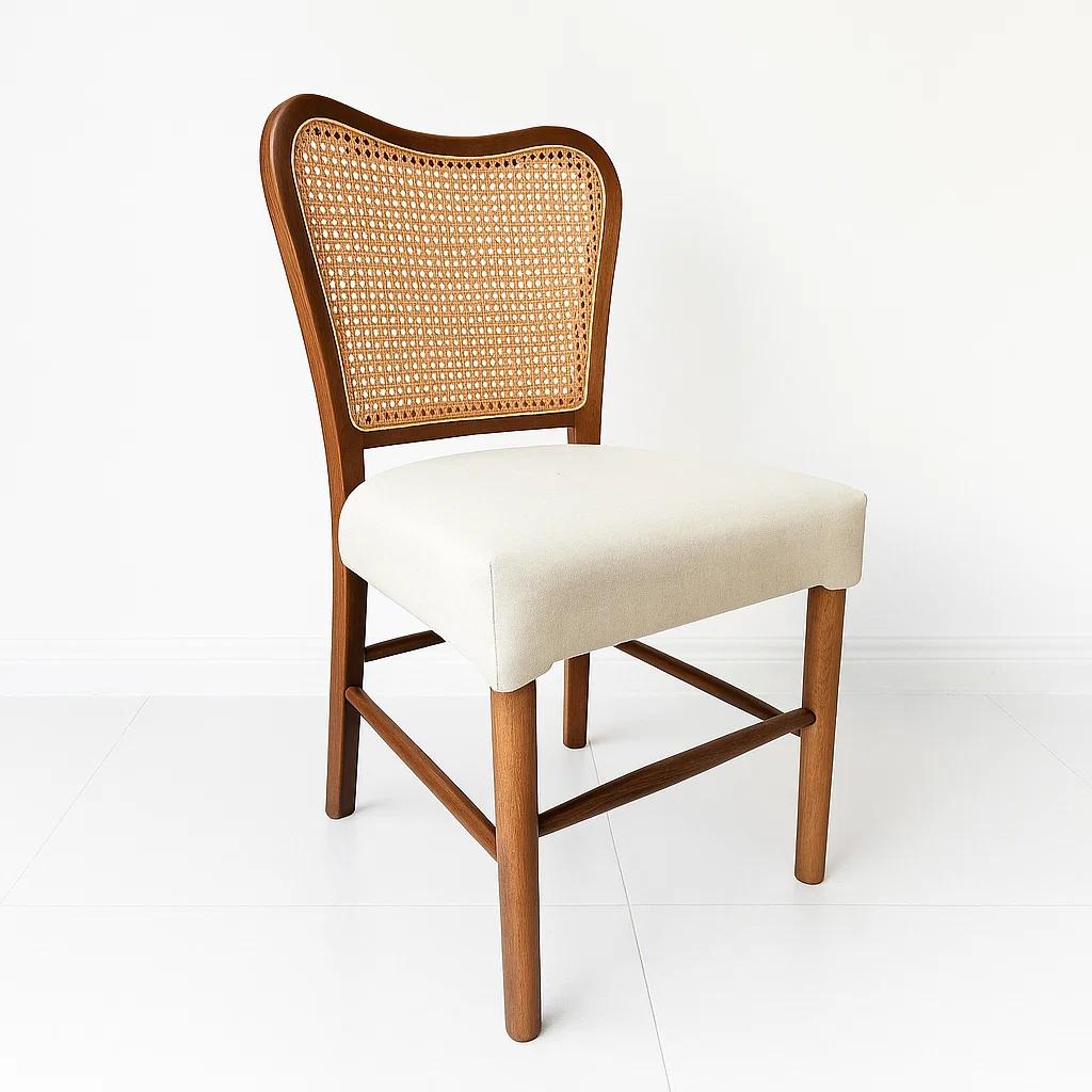 Silla Boho Chic con Respaldo Trenzado y Asiento Suave